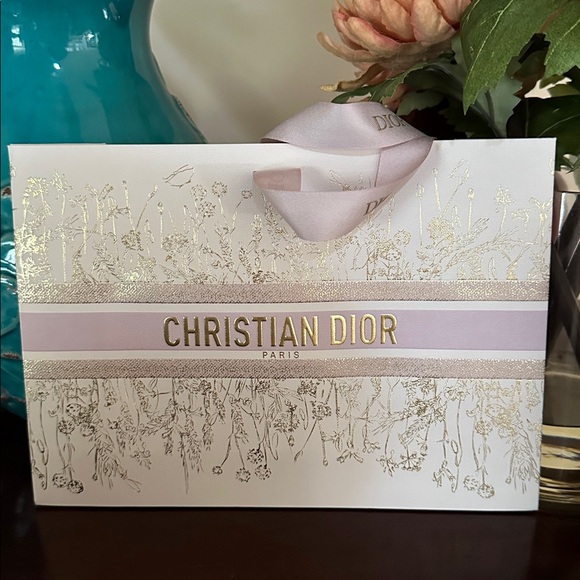 New Limited Edition Dior gifting bundle large wallet box, gift bag with ribbon - Picture 6 of 12